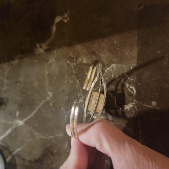 Golden Hills Silver Bracelet with Engraved Detail - Picture 3 of 3